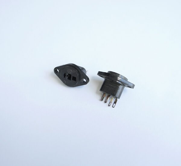 Букса гнездо за панелен монтаж тонколонна(ж)