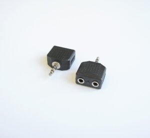 Букса преходна STEREO 3,5mm JACK(м)/2x3,5mm JACK(ж)