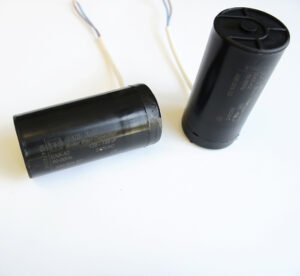 Пусков, стартерен кондензатор, 280V, 200uF-250uF, с кабел