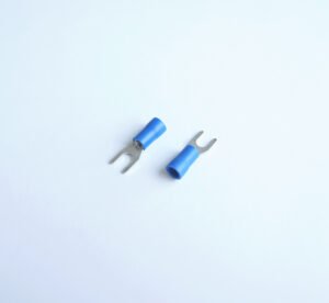 Кабелно ухо тип вилка с изолация синьо 4mm/2,5mm2