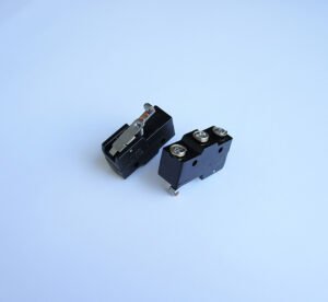 Ключ Z-15GW46-B незадържащ с рамо 30mm и ролка НО черен 480V 15A