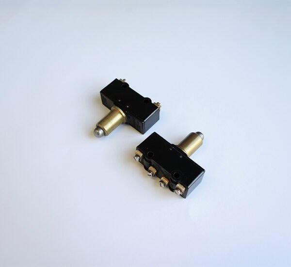 Ключ МП1102 незадържащ НО черен 660V 10A