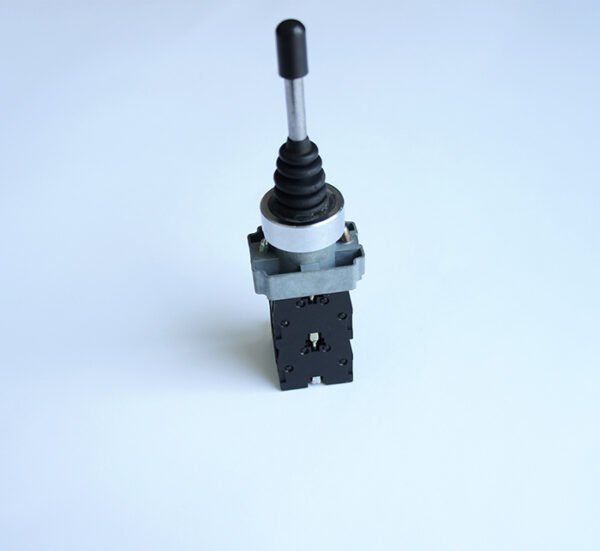 Джойстик XD2-PA24, незадържащ, 4 положения, 250VAC, 10A, Ф22mm