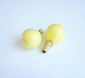 Лампа сфера мини жълта с цокъл E14 220V 25W