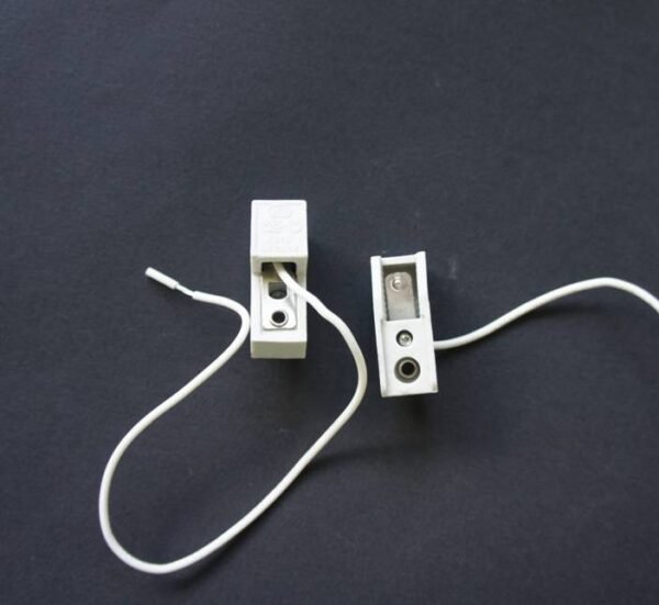 Държач, фасунга R7s, за халогенни пури, извод 250VAC, 6A