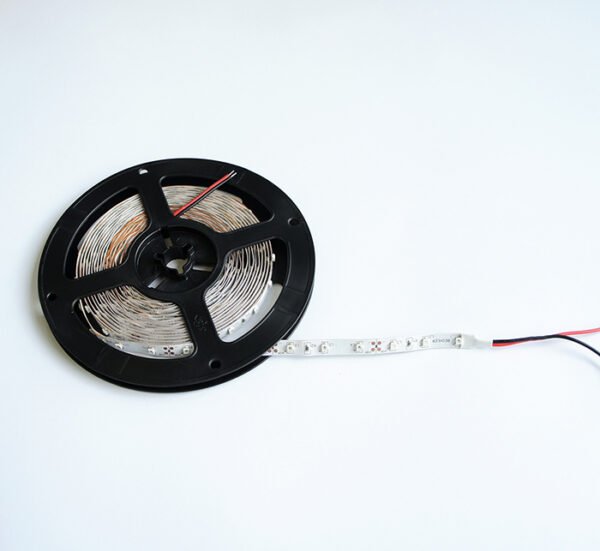 Светодиодна лента с 60 диода IP20 самозалепваща червена 12V 4,8W