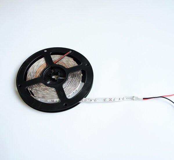 SONY DSC Светодиодна лента с 60 диода IP20 самозалепваща синя 12V 4,8W