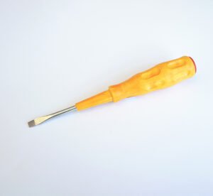 Отвертка права с намагнитен връх 6x100mm