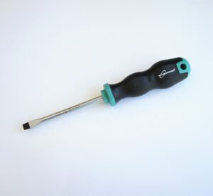 Отвертка права с намагнитен връх 6,5x100mm