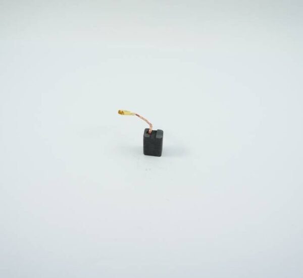 Въглено-графитна четка с канал и извод с накрайник каб.обувка 6x9x12,5mm