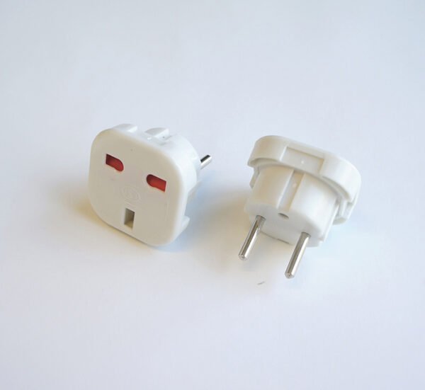 Преходник за български контакт "шуко" от английски щепсел, вход UK, изход EU, къс, бял, 220VAC, 16A