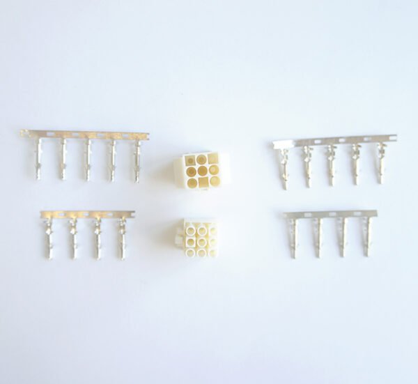 SONY DSC Букса комплект найлонова 6A/300V 9-ка(м+ж)