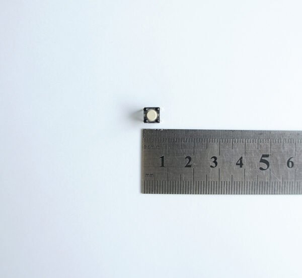 Малък бутон 4pin 6x6x4mm незадържащ НО бял 12V 0,05A H=1mm