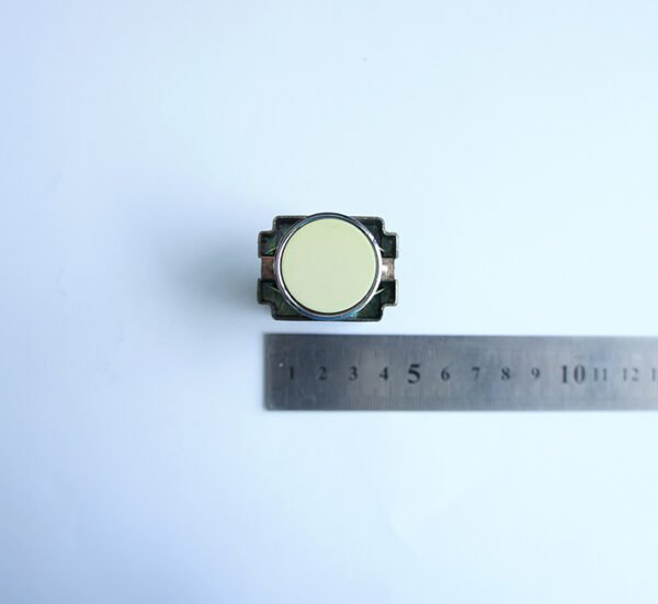 Бутон BA51 незадържащ НО жълт 250V 3A Ф22mm