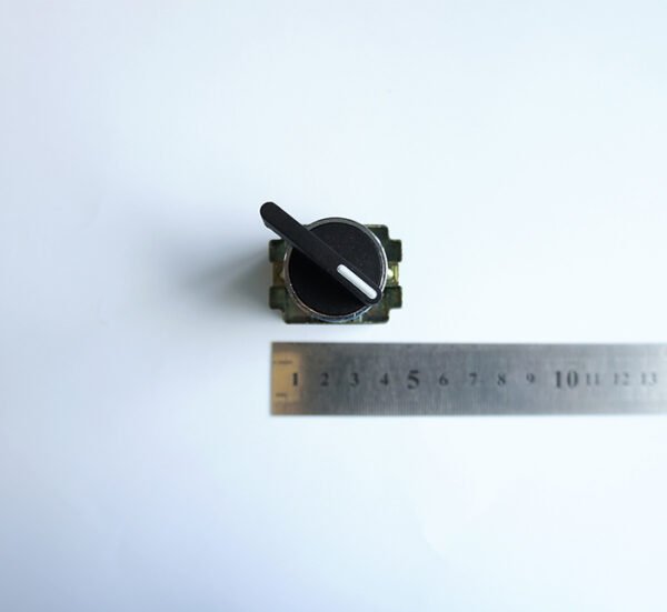 Ключ ротационен BJ25 с 2 положения черен 250V 3A 40x30mm