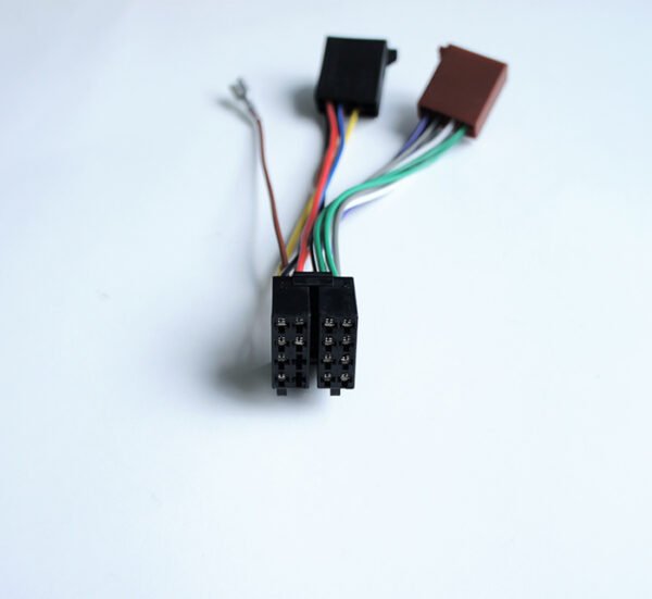Автомобилен кабел за касетофон ISO-VW1 с накрайници 14 pin(ж)/8pin(м)+5pin(м)+1pin(м) 0,15m 12V