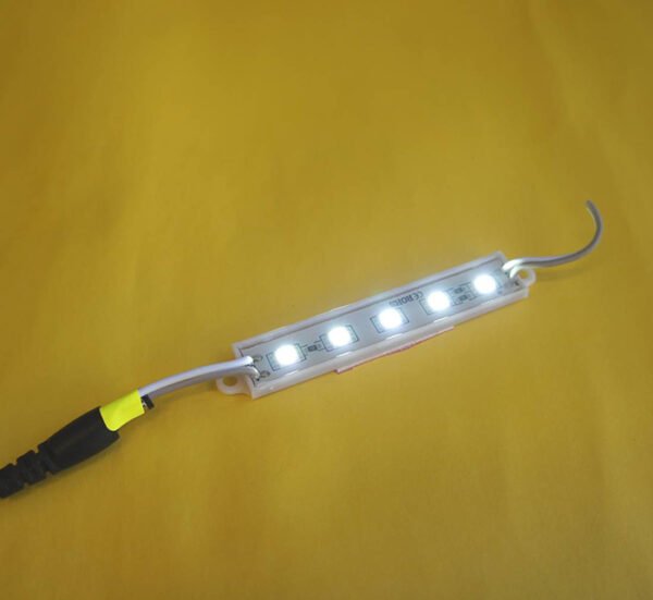 06783-B Светодиодна лайсна с 5 диода самозалепваща бяла 12V 1,2W
