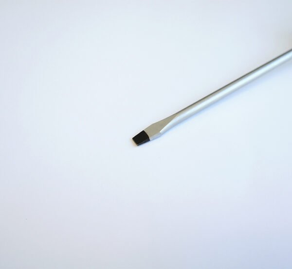 Отвертка права с намагнитен връх 6x150mm