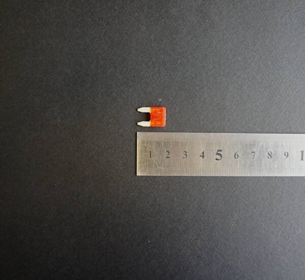 Автомобилен предпазител мини червен 10x16mm 10A