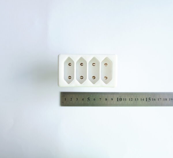 Разклонител за контакт 4-ка без кабел бял 220V 2,5A