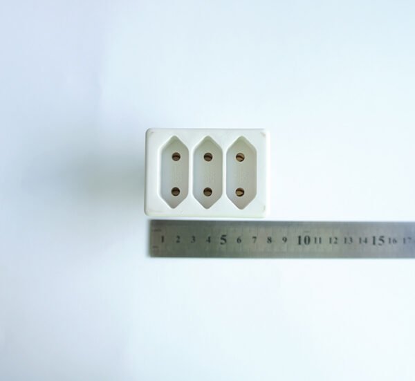 SONY DSC Разклонител за контакт 3-ка без кабел бял 220V 2,5A