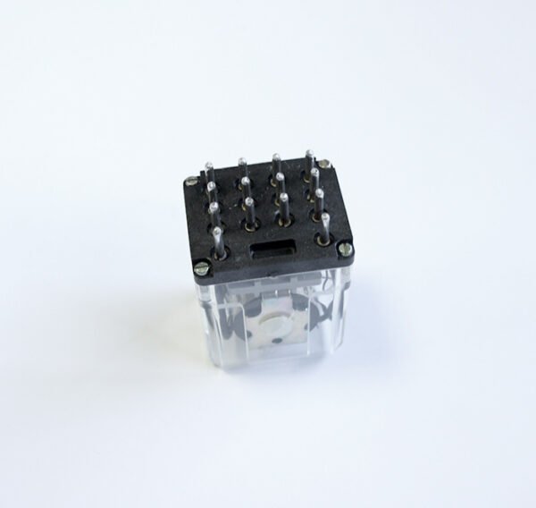 Реле R15-4PDT 12VDC 10A 4 контактни групи 250V