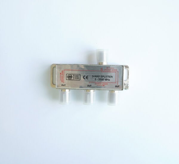 Сплитер сателитен 5-2500MHz 1вход/3изхода