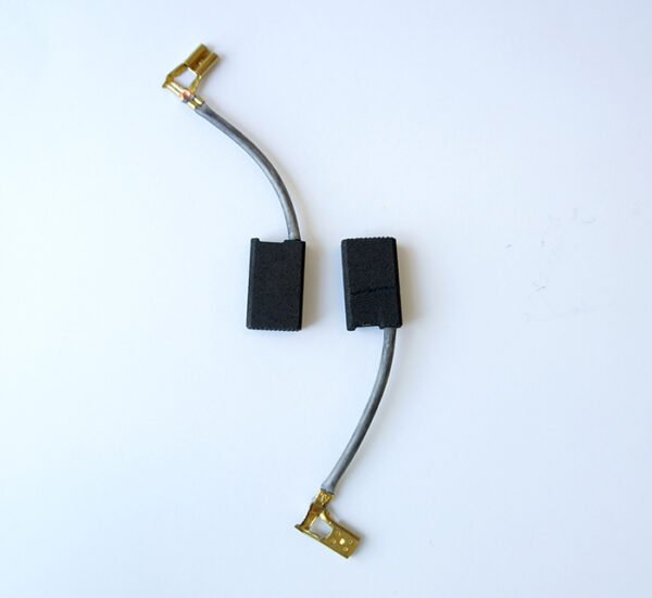 Българска въглено-графитна четка изключваща с канал и извод с накрайник каб.обувка 6,3x12,5x20mm