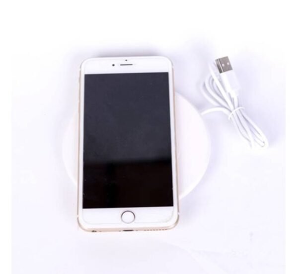 Безжично зарядно WP-01 универсално за зареждане на мобилни телефони/смартфони 5V 2A