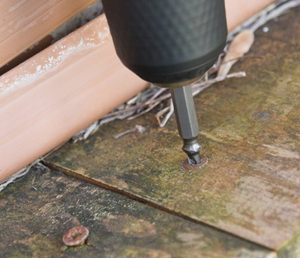 Комплект за отстраняване на пворедени винтове - комплект от 4 броя