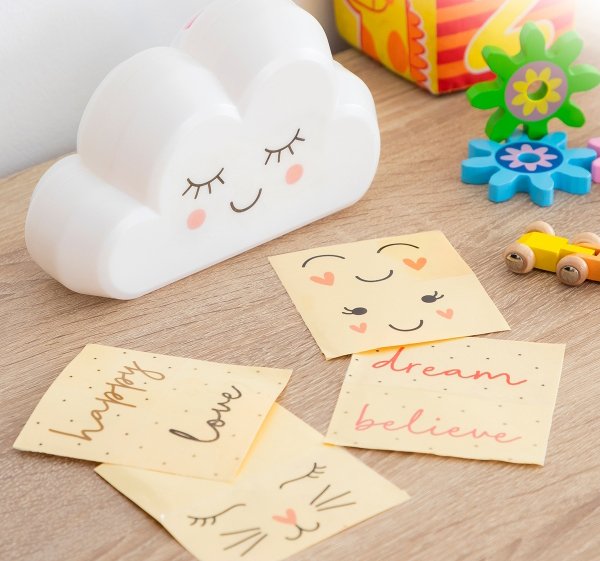 Нощна лампа за деца с проектор дъга и стикери, Claibow