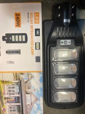 Соларна LED лампа със сензор за движение 240W