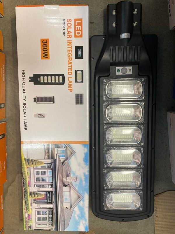 Соларна LED лампа със сензор за движение 360W