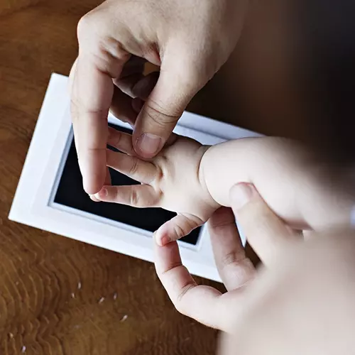 Отпечатък за бебе - направи си мастилен отпечатък