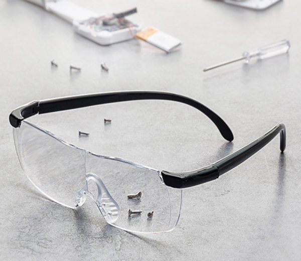 Работни очила с лупи