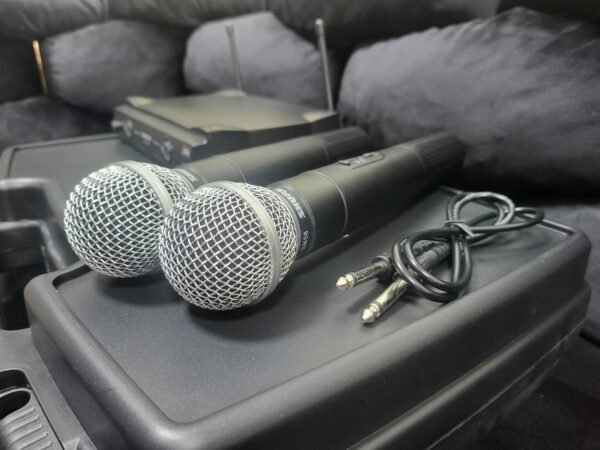 Два безжични микрофона с приемник SM58 Vocal artist Uhf в куфарче