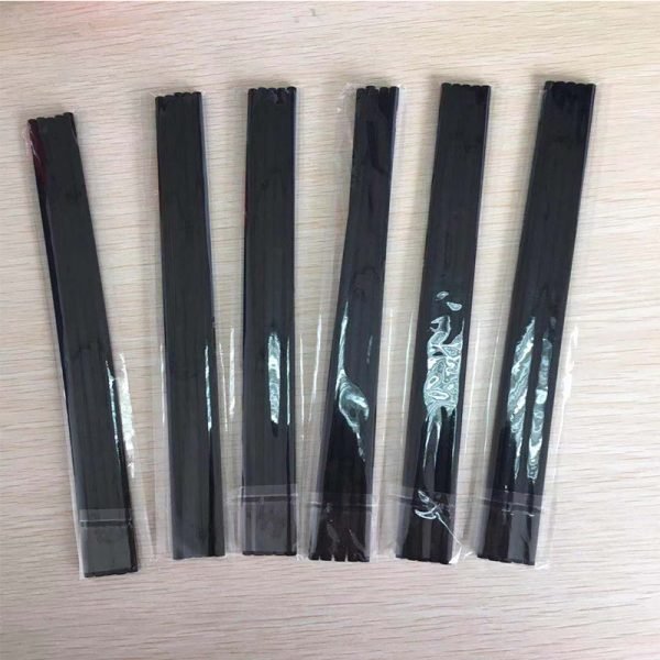 Ратанови пръчици, черен цвят