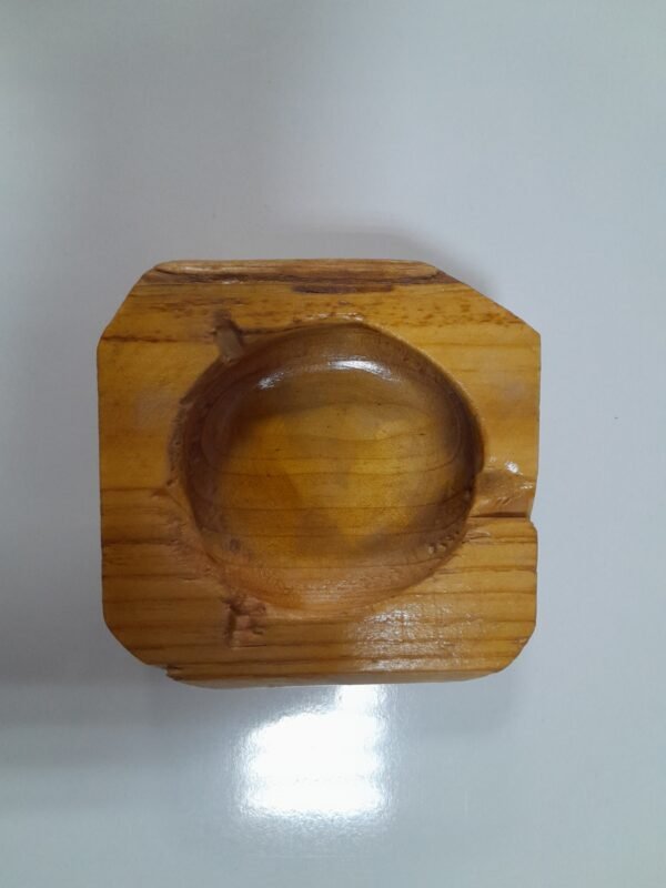 Дървен пепелник, ръчно изработен