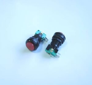 Бутон за игрална машина светещ незадържащ НО червен 250V 6A Ф24mm